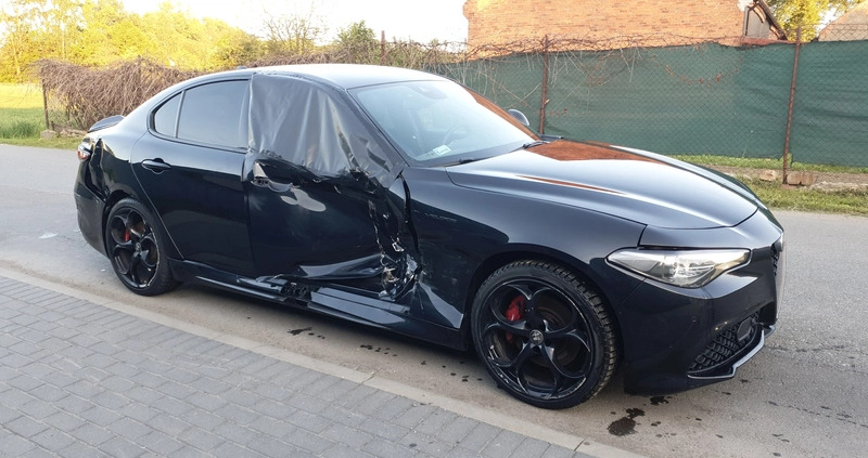 Alfa Romeo Giulia cena 48900 przebieg: 83527, rok produkcji 2018 z Zawichost małe 277
